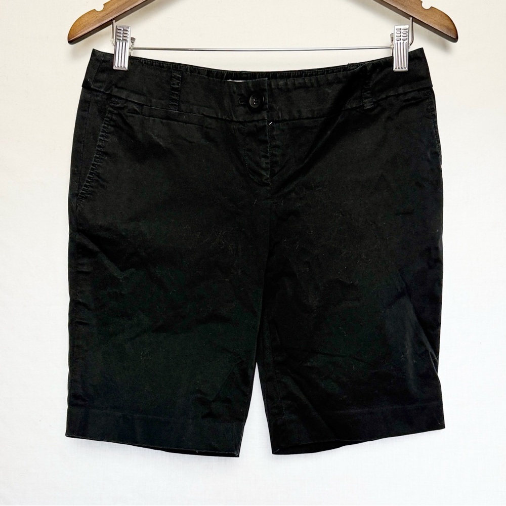 ANN TAYLOR LOFT - PETITES | 🖤🩳 Black Stretchy Bermuda Button & Zip Style Shorts